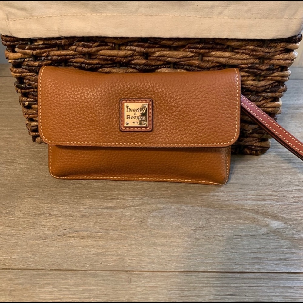 Dooney & Bourke Caramel Pebble Grain Clutch